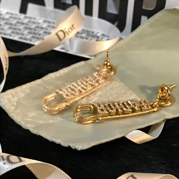 J’Adior Namesake Strauss & Gold - Picture 9 of 15